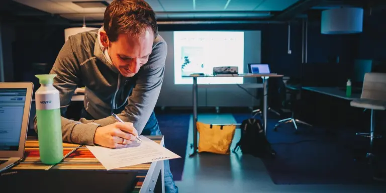 5 jaar Holacracy: Wie hakt de knopen door?